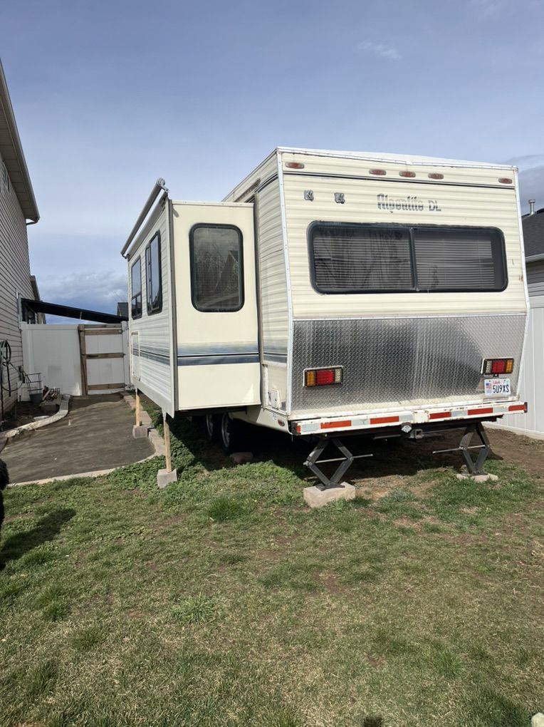 Alpenlite DL 29 Ft Fifthwheel