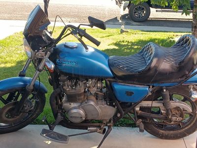 Kawasaki KZ750 1980s Blue Motorcycle - Vintage Cruiser Project Bike