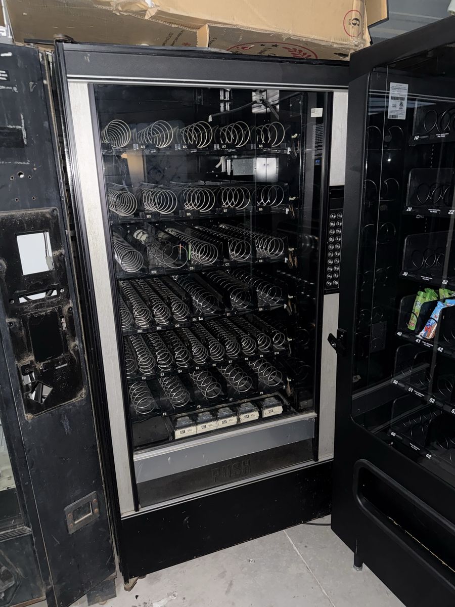Main image 3