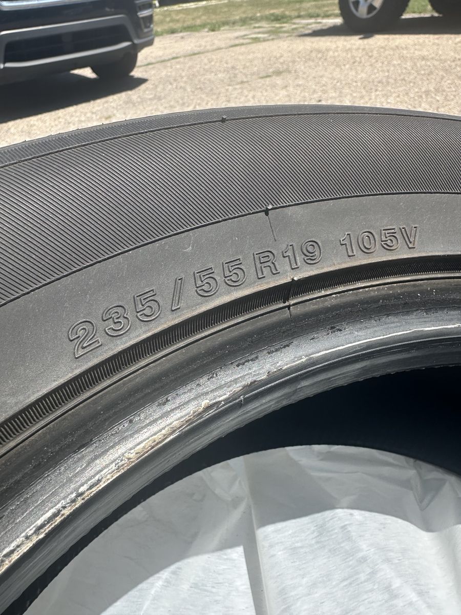 Auto tire