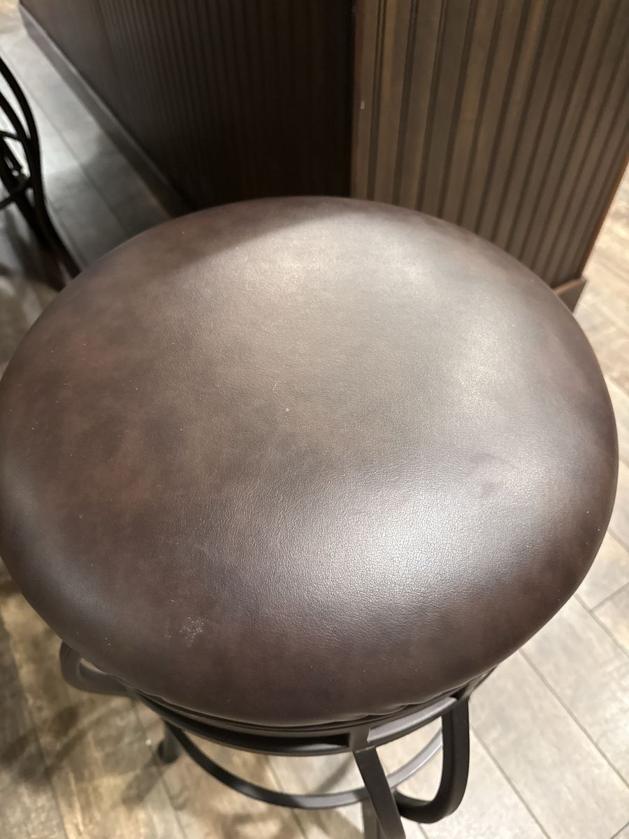 Main image 6