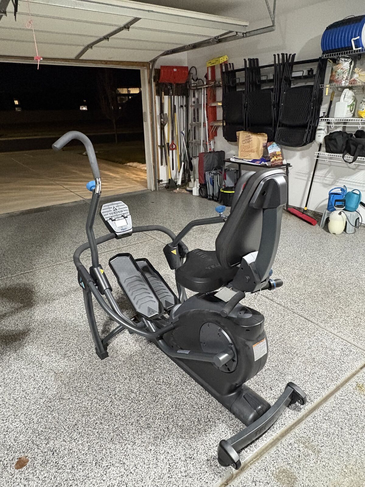 Teeter FreeStep  LT1 Recumbent Cross Trainer