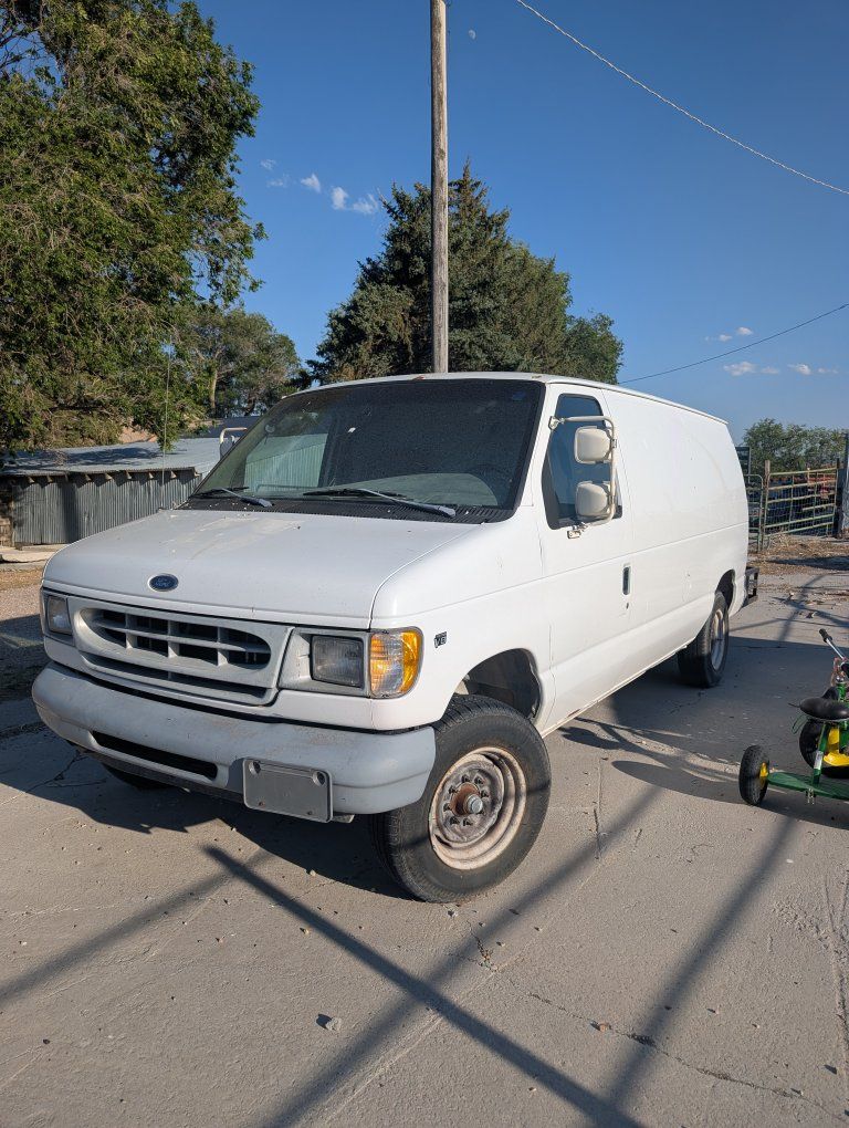 1998 Ford E-250 