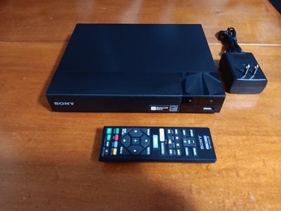 BDP-S3700 Blu-ray Player with Built-in Wi-Fi, Remote Control & HDMI Cable. Tested. Excellent Conditions!