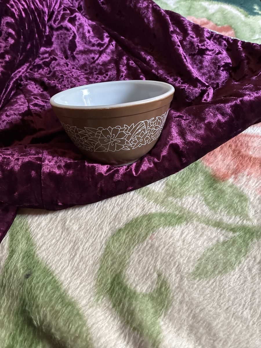 Pyrex small bowl