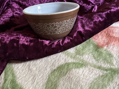 Pyrex small bowl