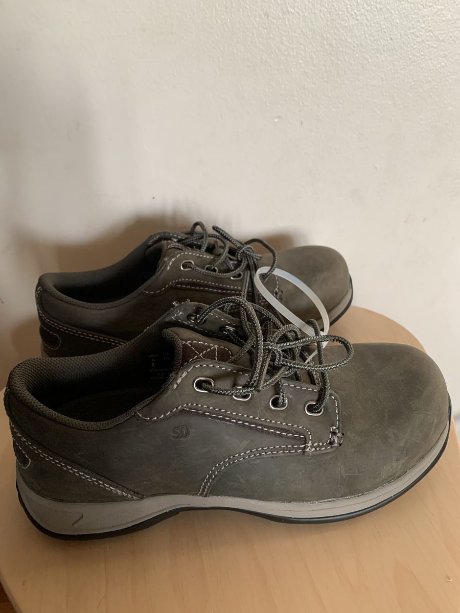 Red Wing Women's Steel Toe WoRk Shoes - Size 6 NEW