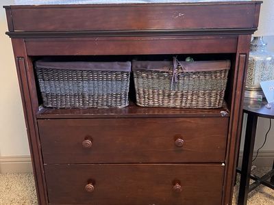 Changing table/Dresser