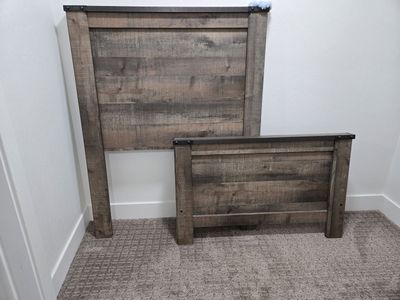 Great condition! Rustic Twin Bedroom Set!