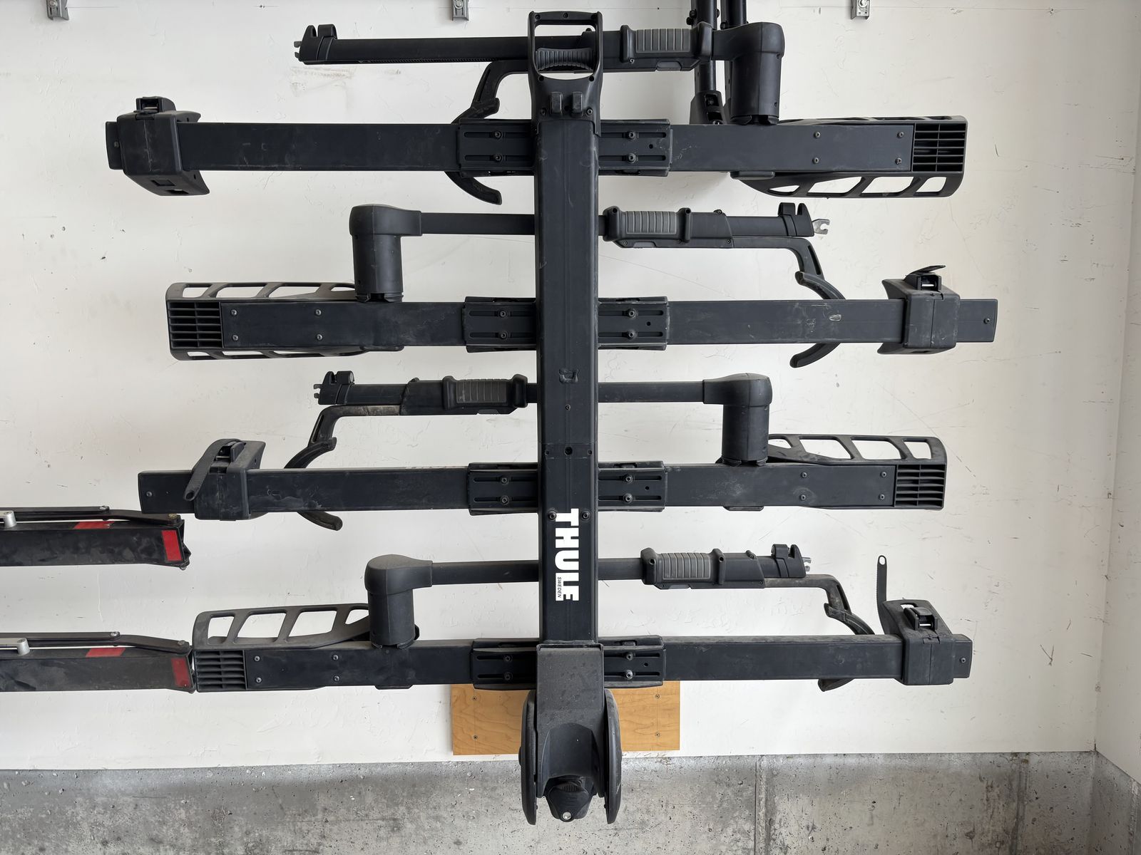 Thule T2 Pro- 4 Bike rack