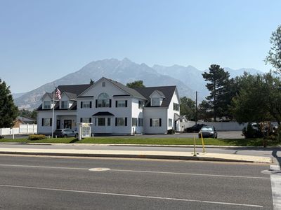 PROFESSIONAL OFFICE SPACE FOR RENT In HOLLADAY- PRIME EAST SIDE LOCATION