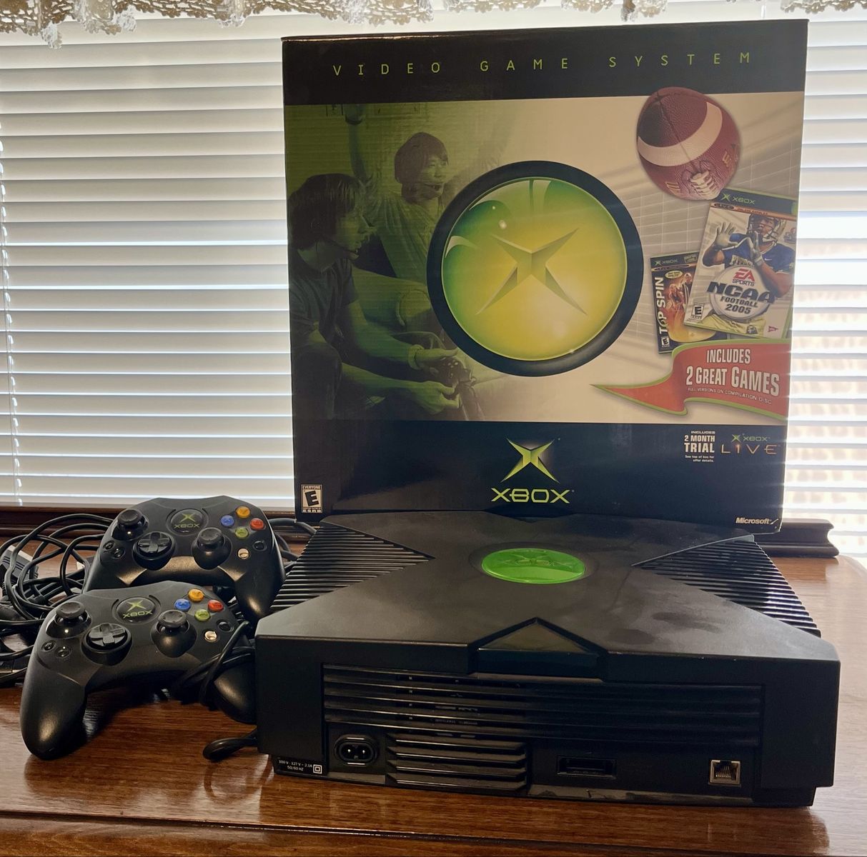 Original Microsoft Xbox Console Bundle with Box and Two Controllers