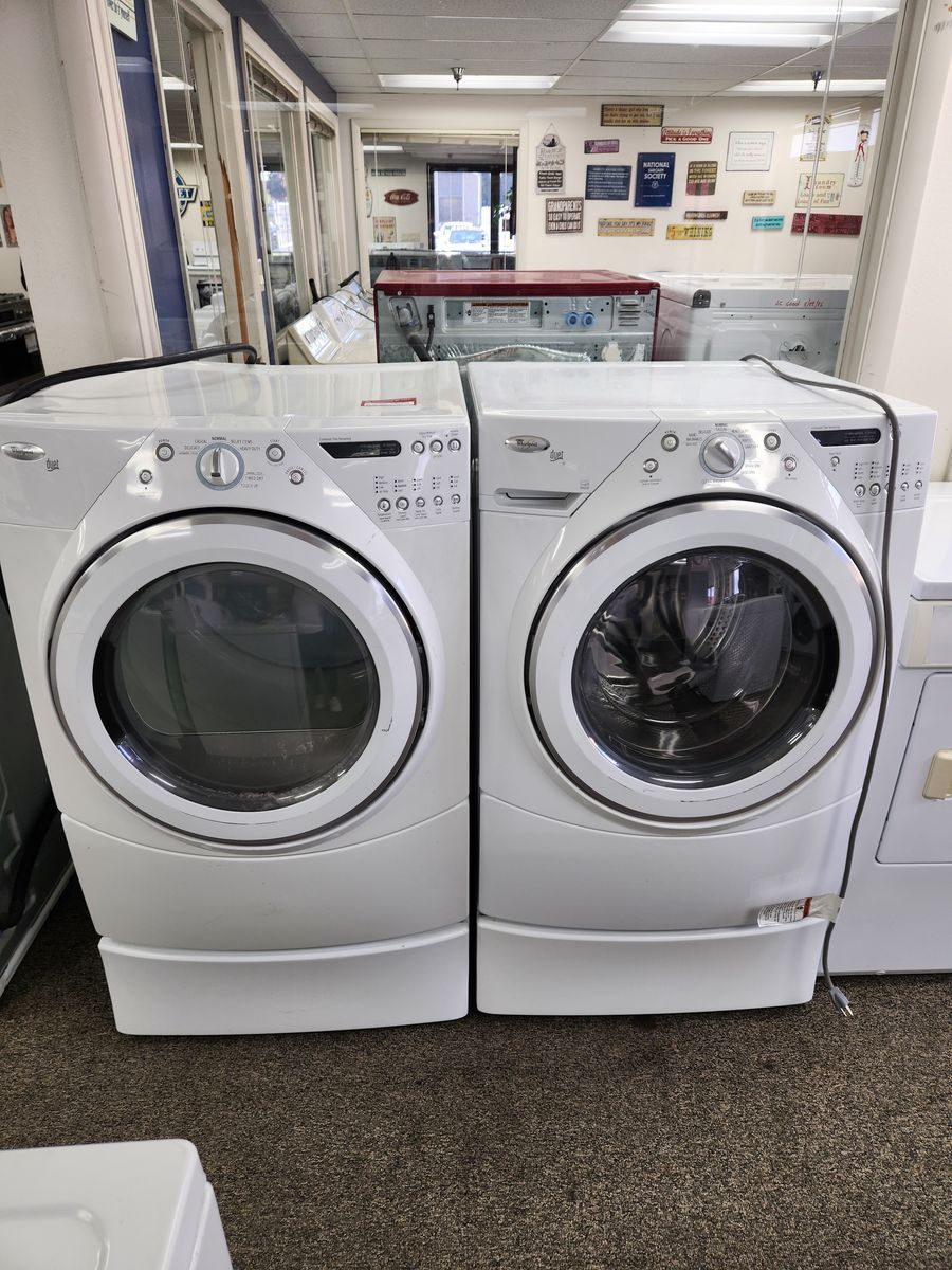 BEAUTIFUL WHIRLPOOL DUET FRONTLOAD WASHER AND ELECTRIC DRYER SET! W-WARRANTY