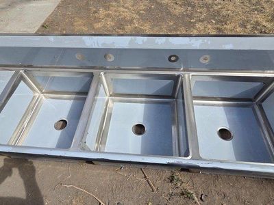 Regency 600S32323224 3-Compartment Stainless Steel Commercial Sink with 24" Drainboards