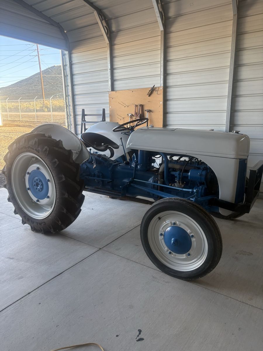 9 n ford tractor