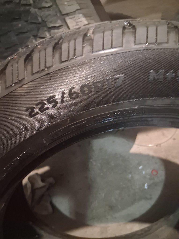 Set of 4 Studded Winter Tires 225/60R17 M+S