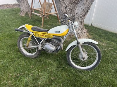 1974 Yamaha TY250A w/ Original Manual