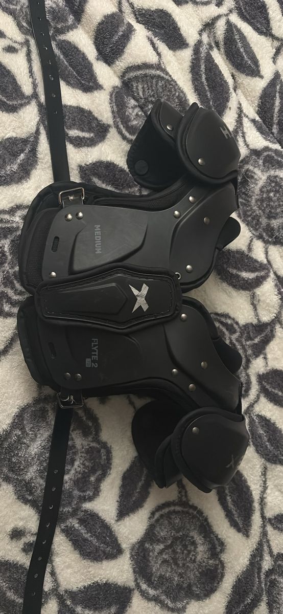 Xenith Flyte 2 TD Youth Football Shoulder Pads - Size Medium