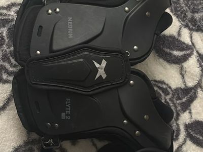 Xenith Flyte 2 TD Youth Football Shoulder Pads - Size Medium