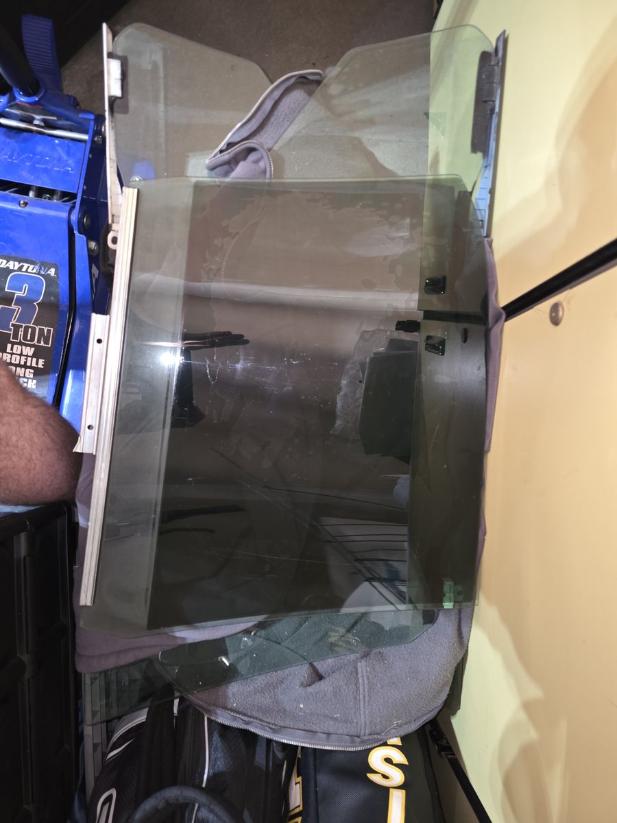 Main image 3