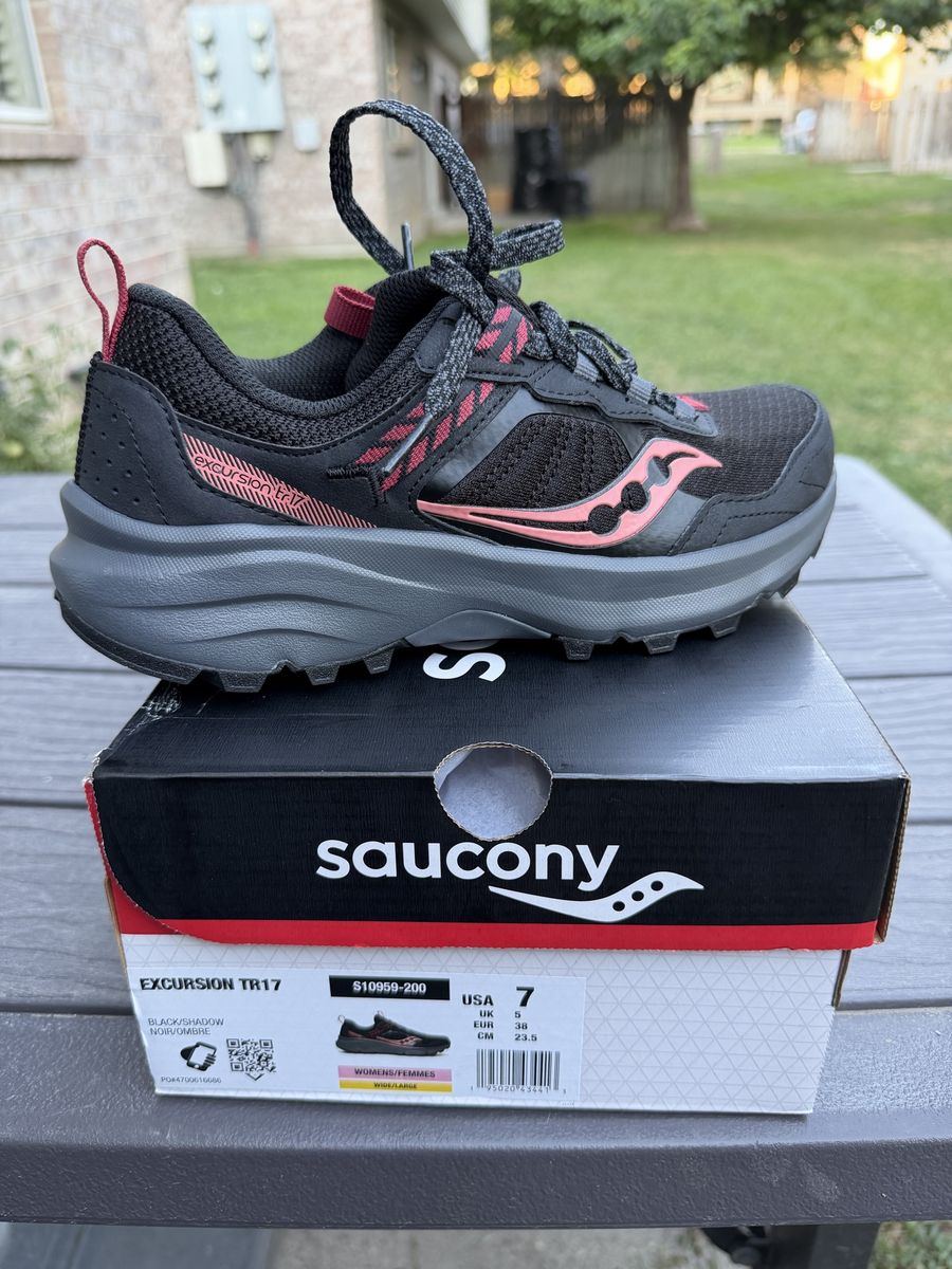 Saucony Women's Excursion TR17 Trail Running Shoes - Size 7 Wide - Black / Shadow