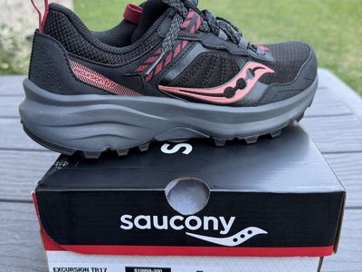 Saucony Women's Excursion TR17 Trail Running Shoes - Size 7 Wide - Black / Shadow