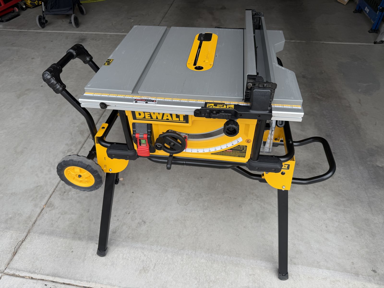 10” DEWALT Tablesaw W/Mobile Stand
