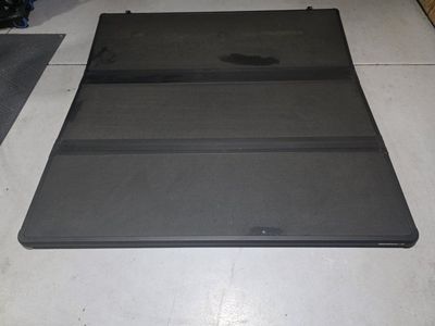 Extang #83475 Solid Fold tonneau cover F150 pristine