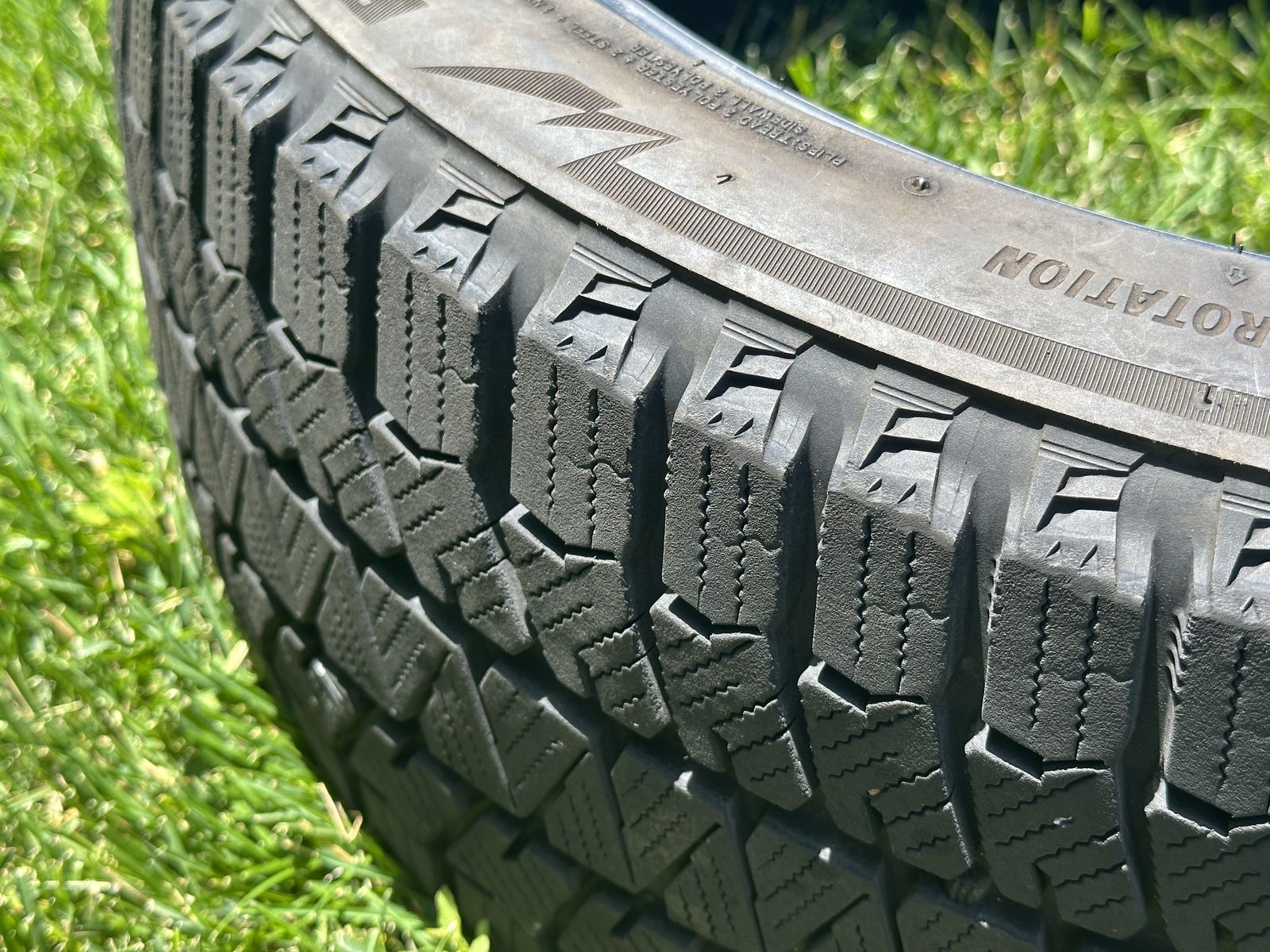 (4) 225/45 R18 Bridgestone Blizak snow tires