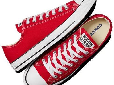 Converse All Star Low Top Red Sneakers Men's Size 6 / Women's Size 8