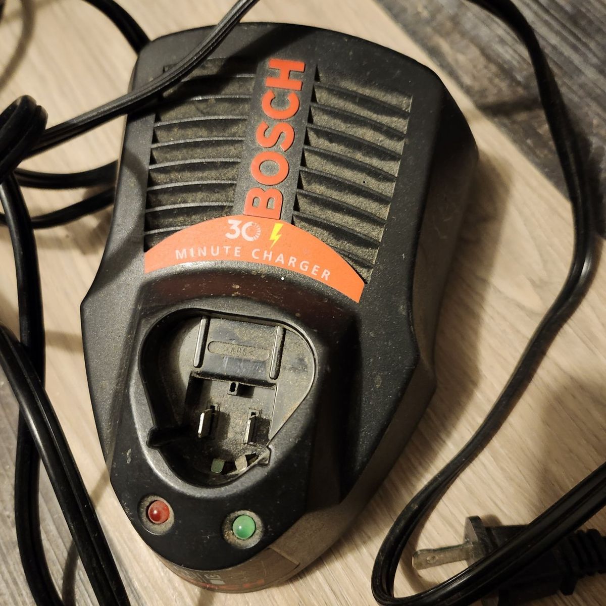 Bosch 30 minutes power tool battery charger
