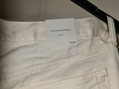 Banana Republic Slim Fit Chinos 33x30 Off-White, never worn!!