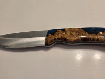 Gorgeous knife with C2 high carbon steel blade