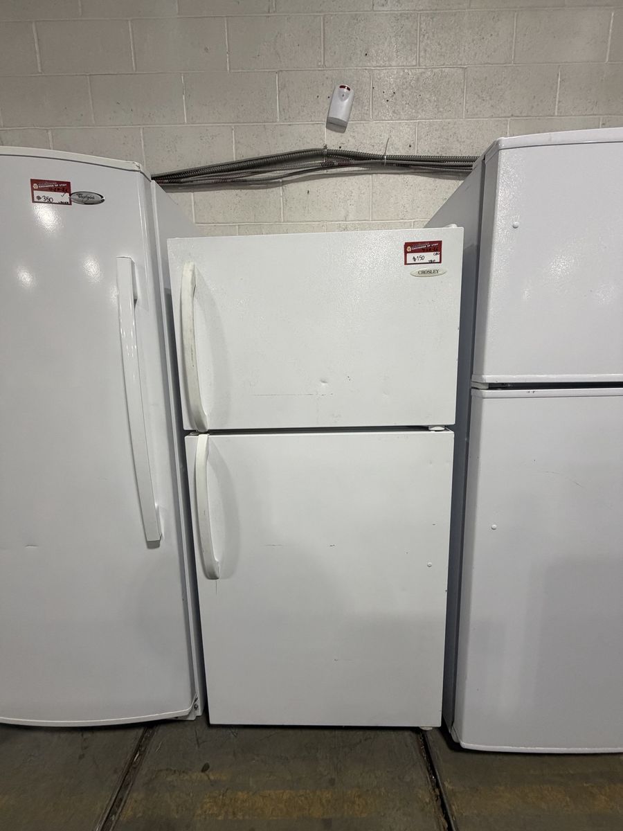GOOD CONDITION CROSLEY TOP AND BOTTOM FRIDGE