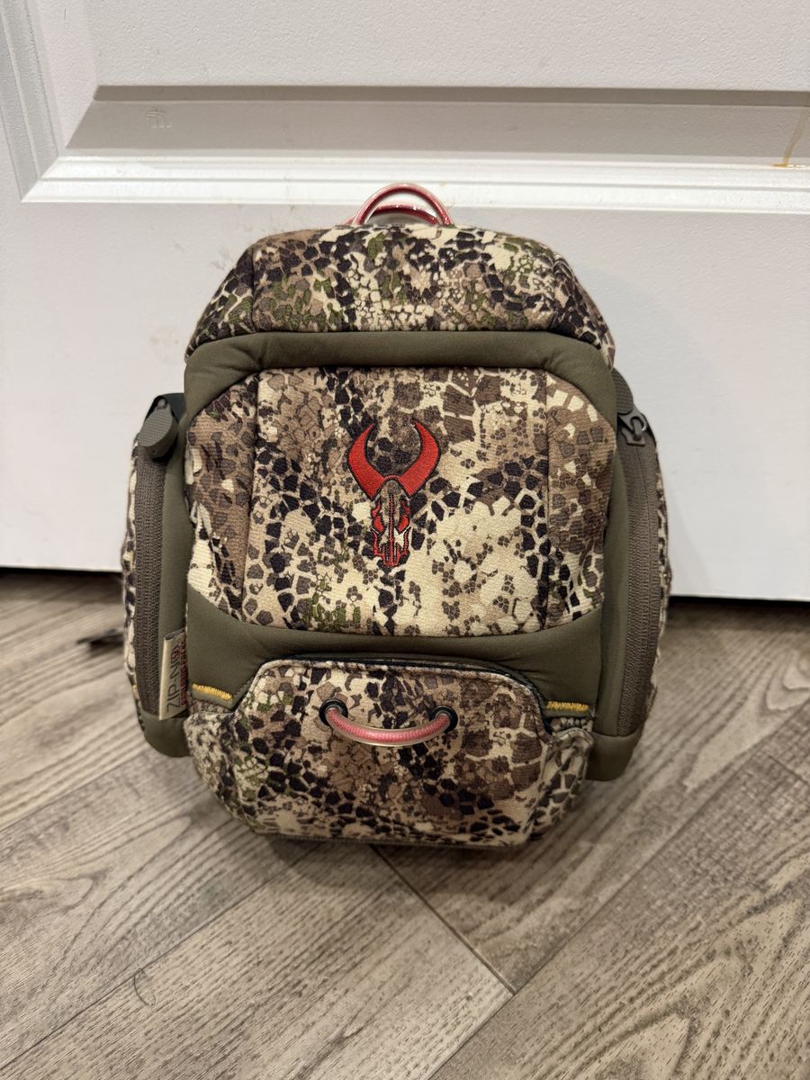Badlands Bino XR Binocular & Rangefinder Case – Approach FX Camo
