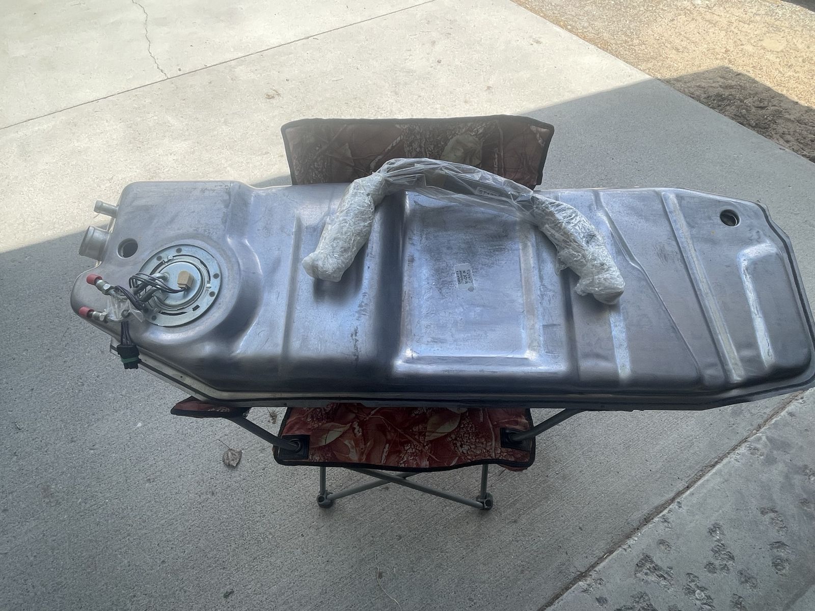 New Gas Tank/Fuel Pump Combo 1995 GMC Jimmy