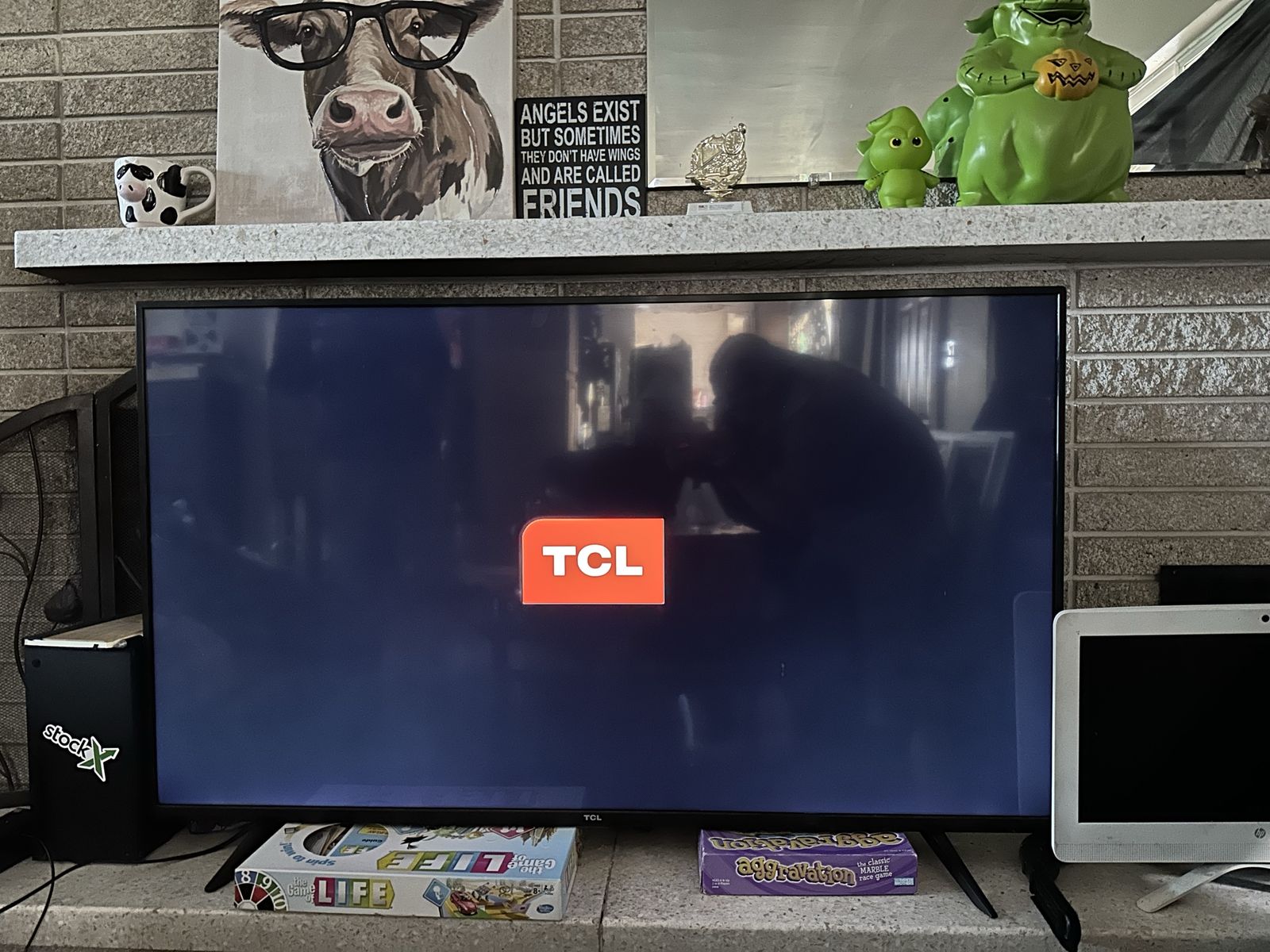 55” TCL Smart Tv w/ remote