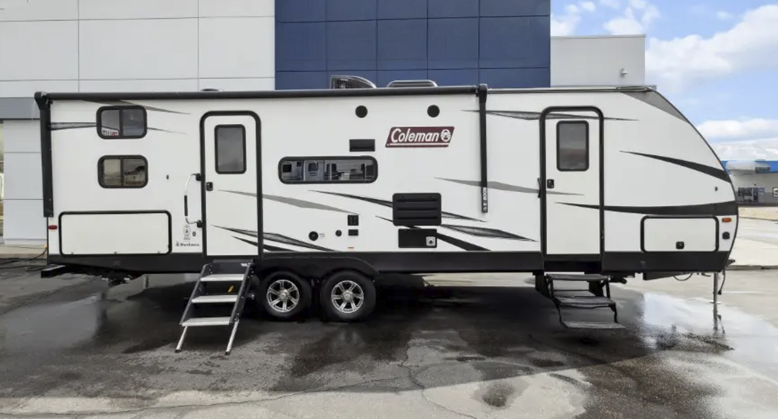 2021 Coleman Dutchmen Light 2755BH Travel Trailer – Sleeps 10, Solar, Bunkhouse, Turn-Key