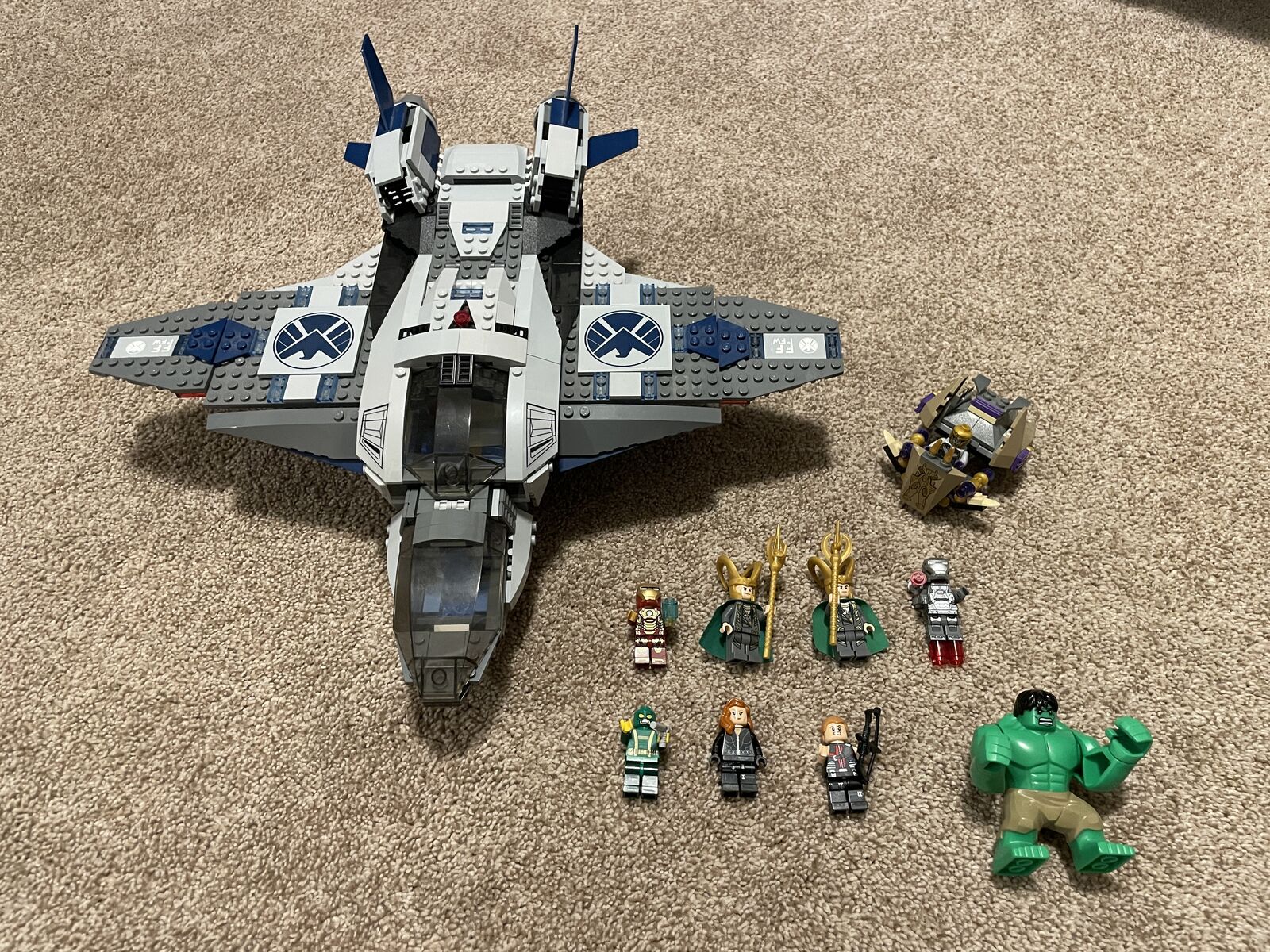 LEGO Quinjet and other mini figs