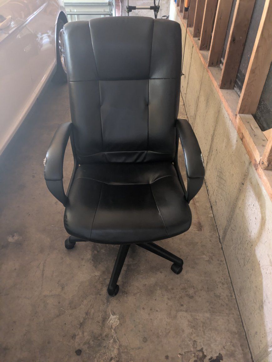 Black Leather Executive Office Desk Chair with Rolling Caster Base