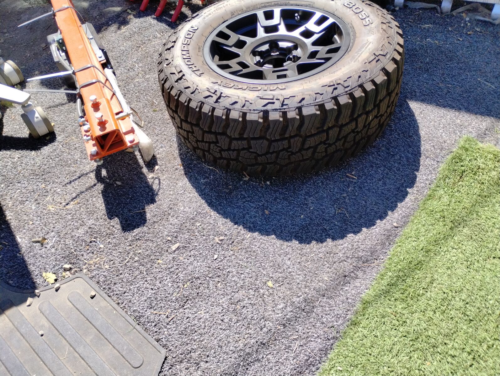 I HAVE 2 SPARE TIRE AND WHEELS  17 IN AND 20 INCH  OPEN TO OFFERS