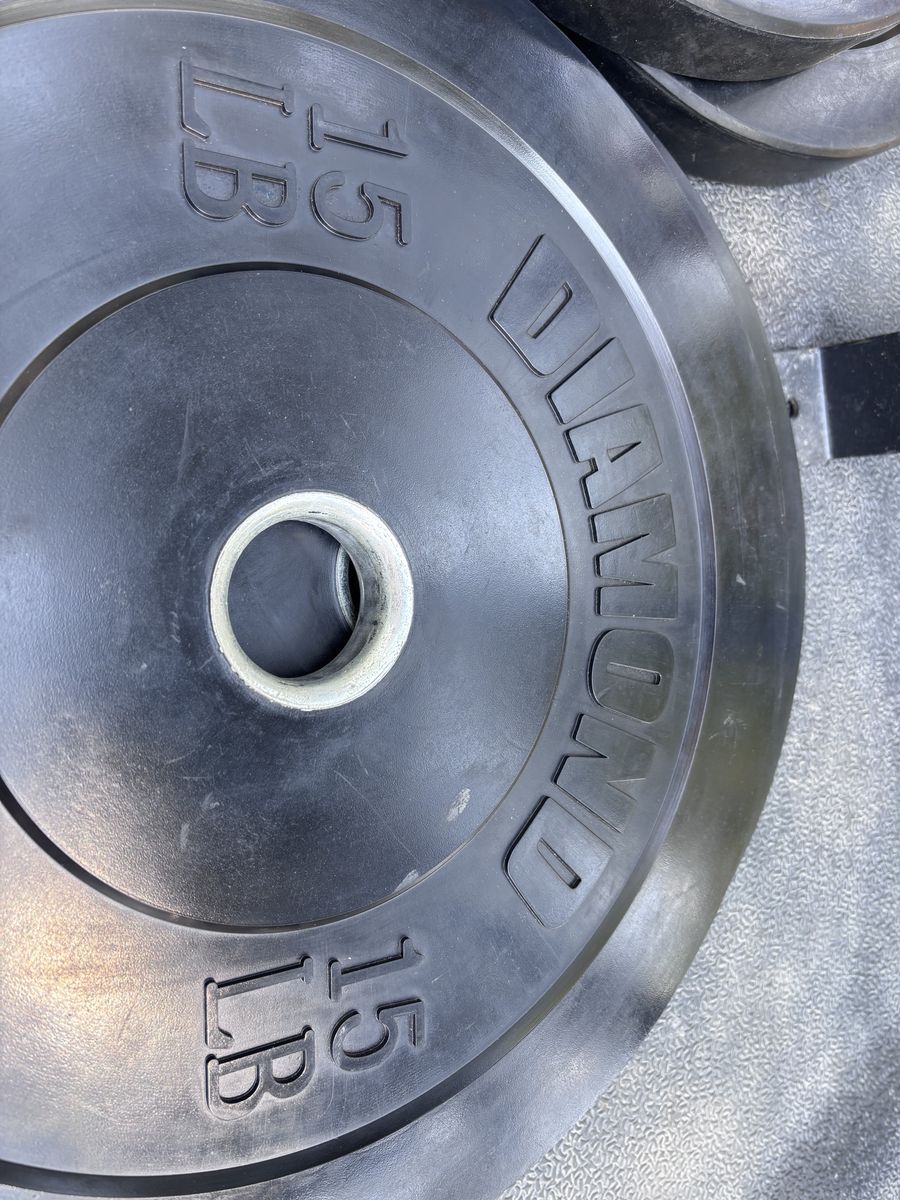 260 LB BUMPER PLATE SET + REP 20KG BAR + SQUAT STANDS - $550 OBO