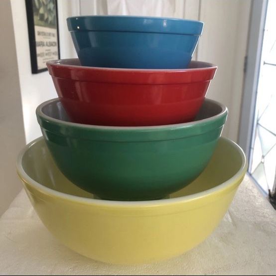 Vintage Pyrex Primary Colors Nesting Mixing Bowls Set of 4 Yellow Green Red Blue Kitchenware