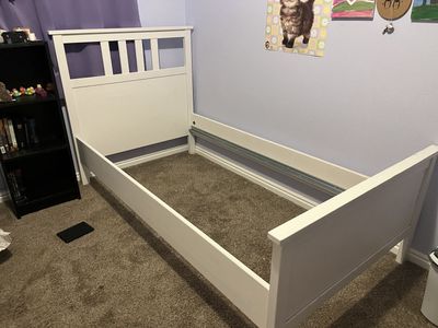 IKEA Twin Bed Frame – Sturdy & Reliable