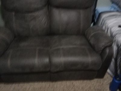 Reclining loveseat