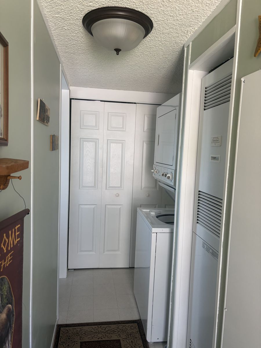 Main image 7