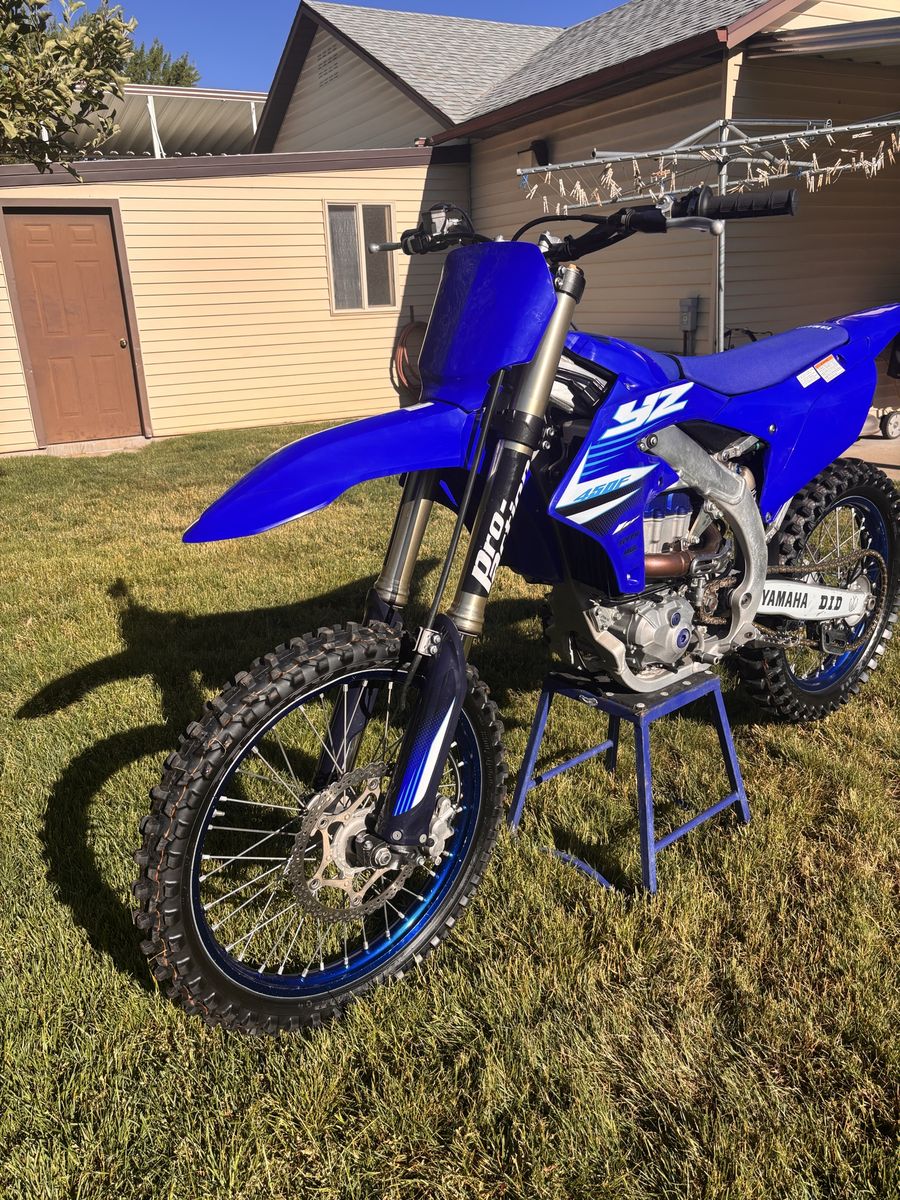 2026 Yamaha YZ450F Dirt Bike - 61 Hrs, Fresh Pro Action Suspension & Oil, Title in Hand