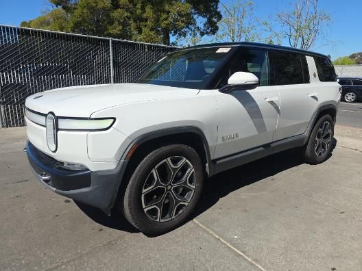 2023 Rivian R1S Adventure