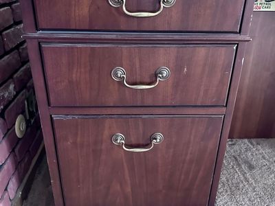 Solid desk