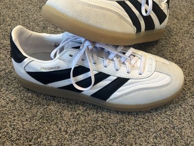 adidas Predator Freestyle Indoor White Core Black Size 9.5 ID3832